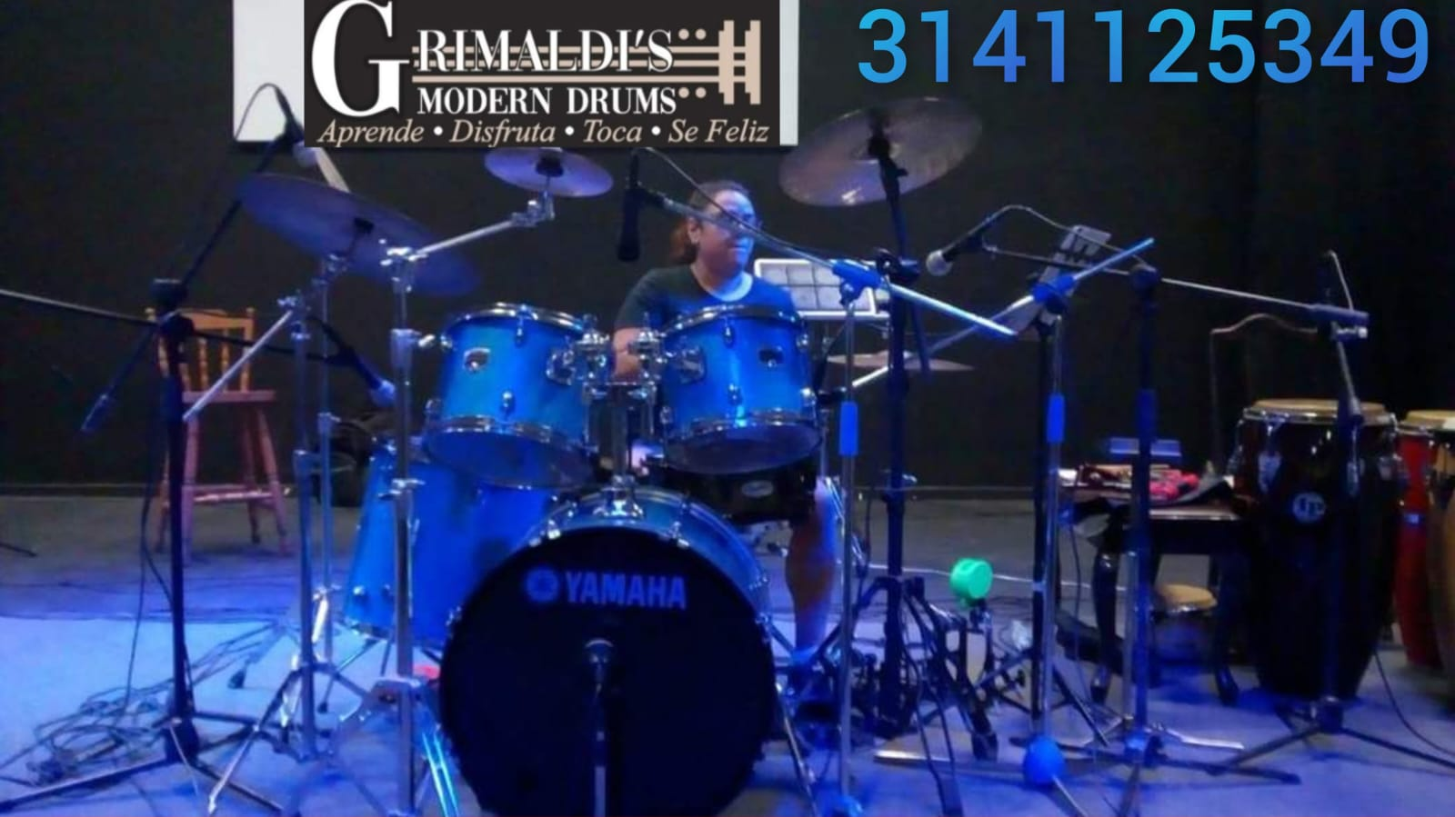 Fotografía original de una presentación de batería de Grimaldi's Modern Drums